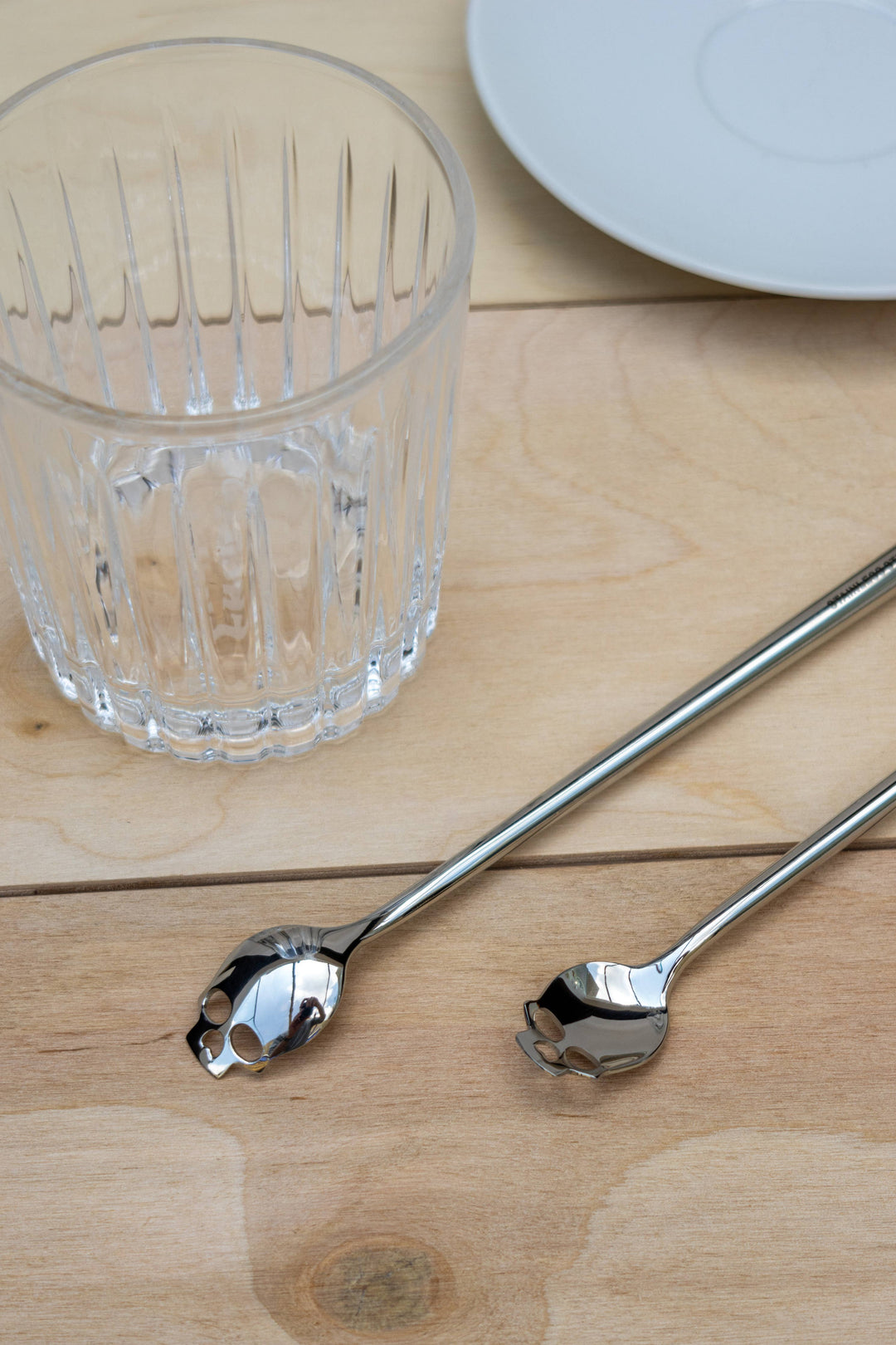 SUCK UK Ltd - USA - Skull Bar Spoon - Long-handled cocktail/desert spoon.