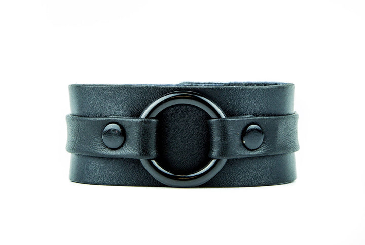 BLACK RING STRAP BRACELET: Black