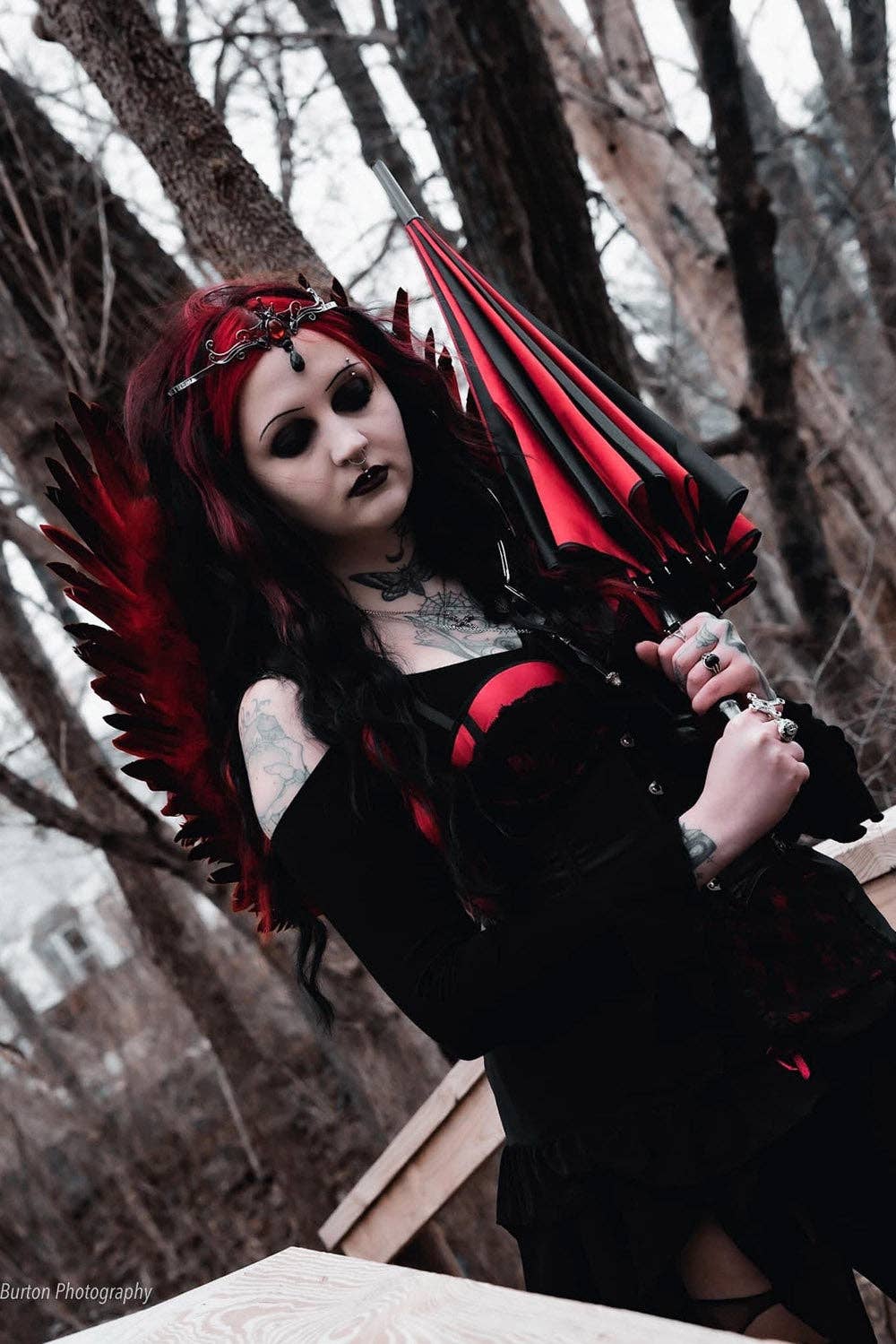 vampirefreaks - Batwing Pagoda Umbrella [BLACK/RED STRIPED]