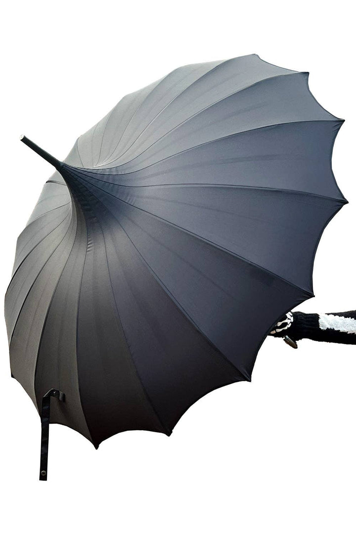 vampirefreaks - Batwing Pagoda Umbrella [MIDNIGHT BLACK]