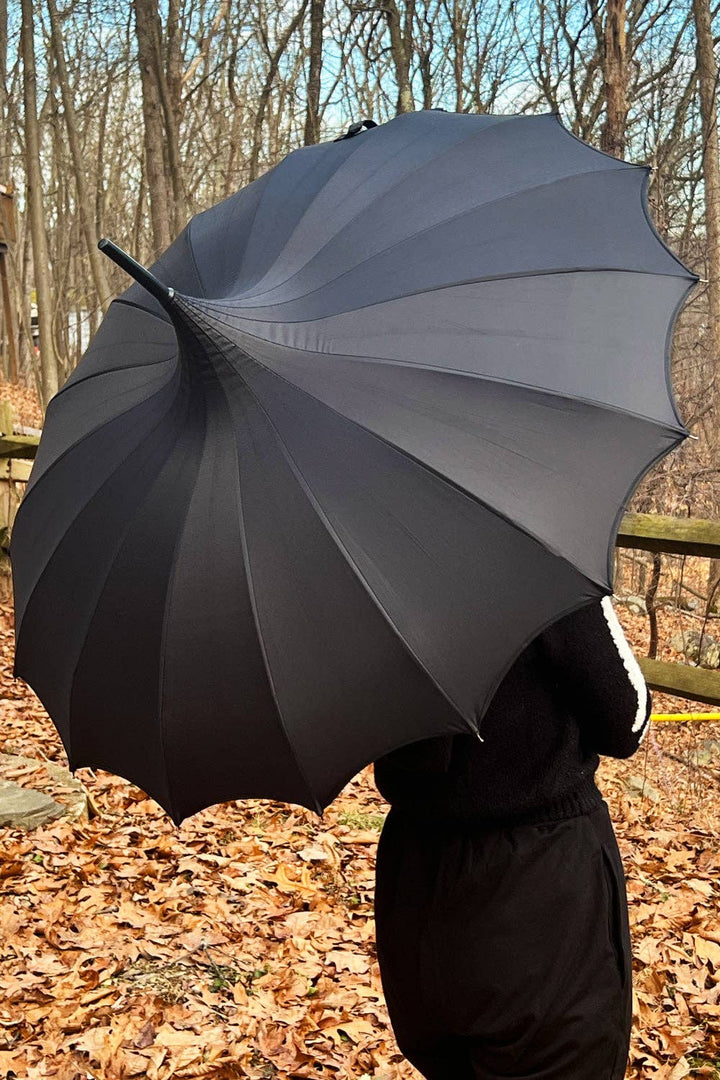 vampirefreaks - Batwing Pagoda Umbrella [MIDNIGHT BLACK]