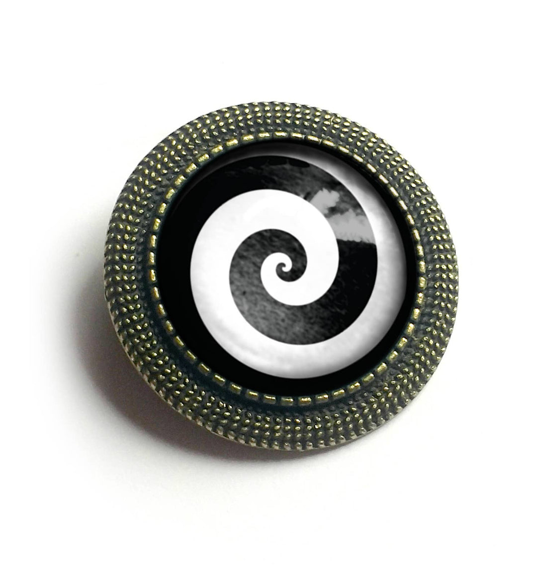 Divine Iguana - Black and White Spiral Brooch