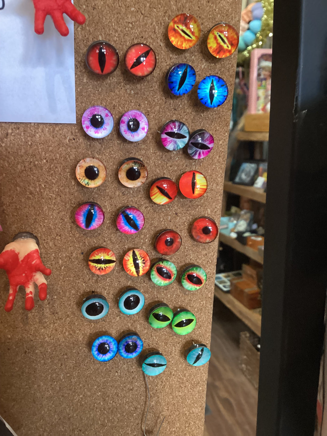 Eyeball Thumbtacks