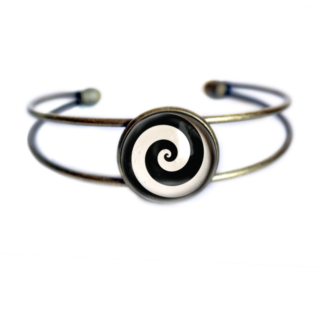 The Divine Iguana - Black and White Spiral Glass Cabochon Cuff Bracelet