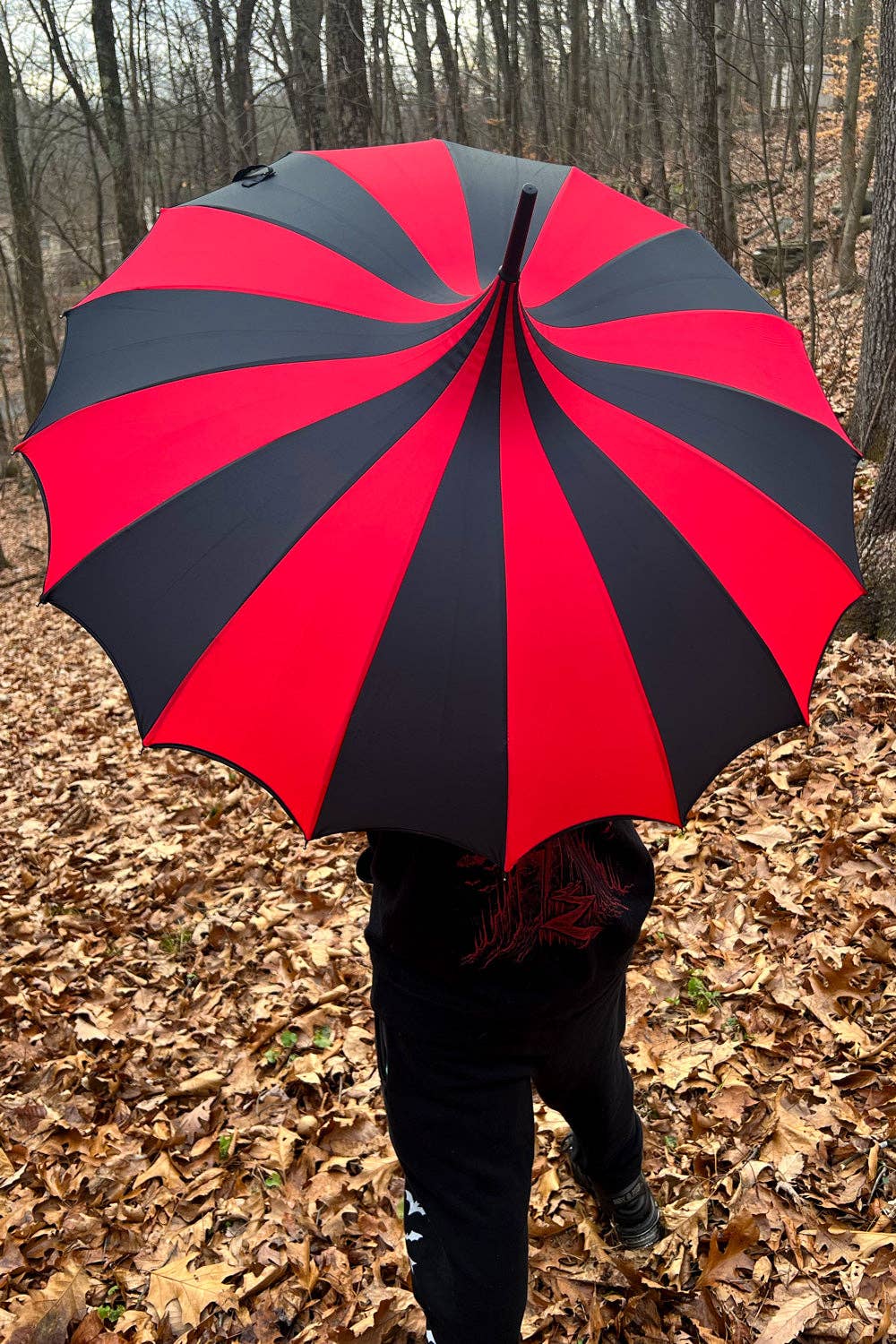 vampirefreaks - Batwing Pagoda Umbrella [BLACK/RED STRIPED]