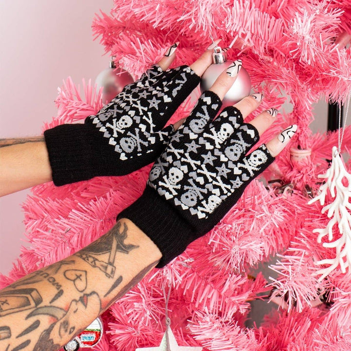 Too Fast - Christmas Skulls Fingerless Knit Gloves: Black/White / OS